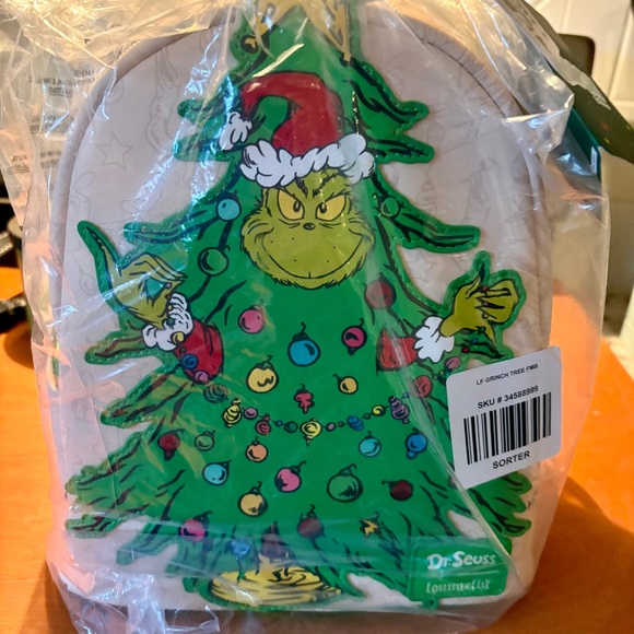 Loungefly Dr. Seuss How The Grinch Stole Christmas! main image 4